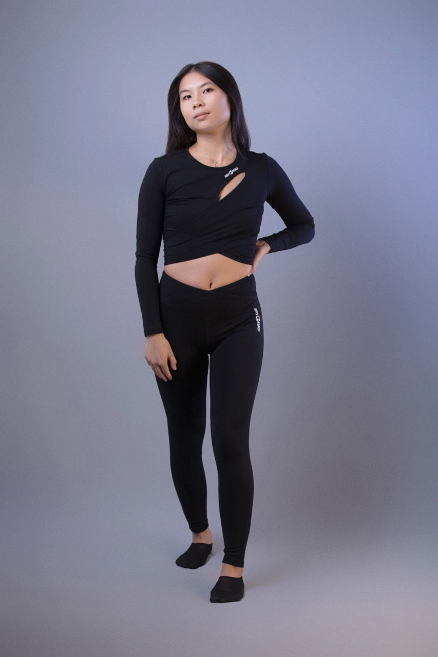 Black v-shaped legging