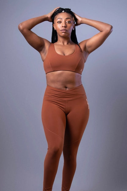 Black v-shaped legging