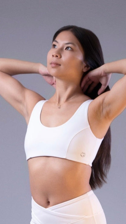 Black v-shaped legging