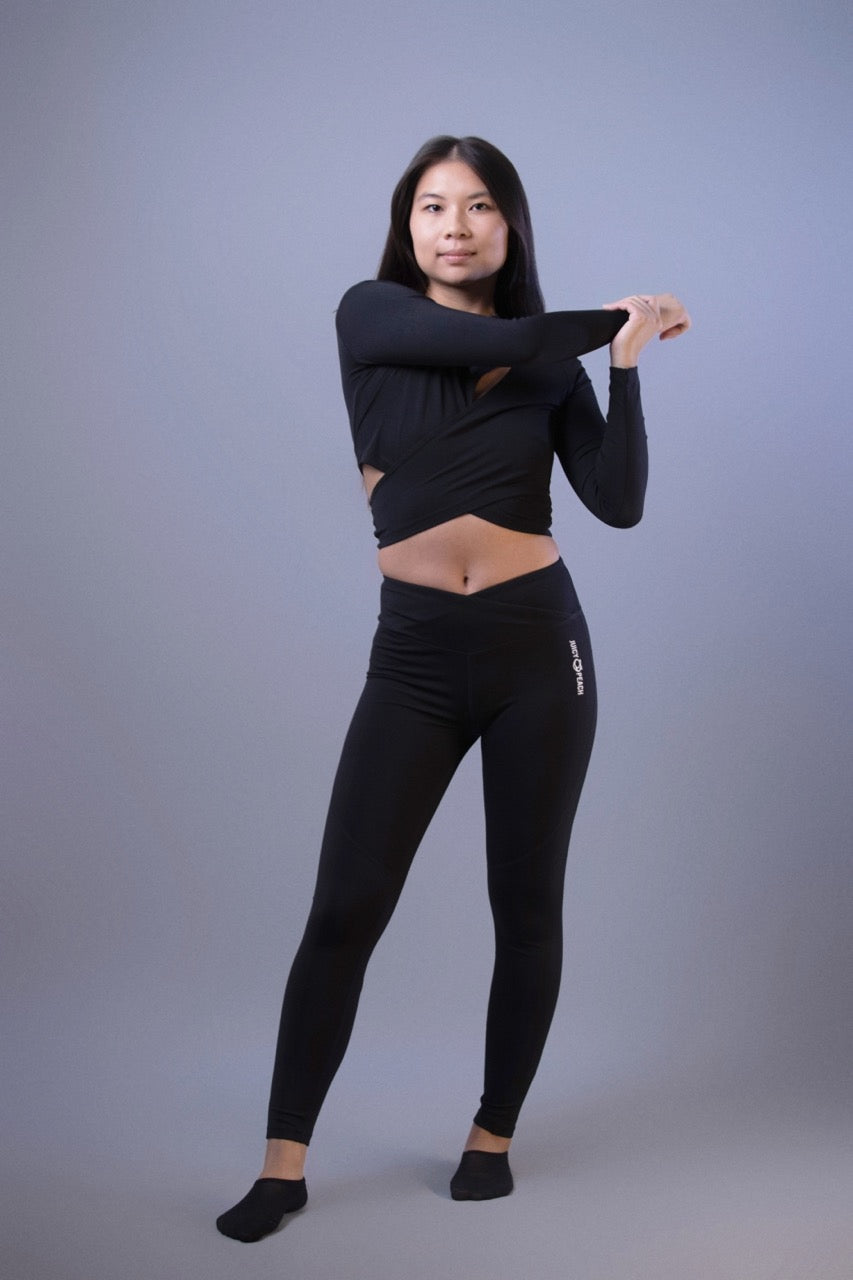 Black v-shaped legging